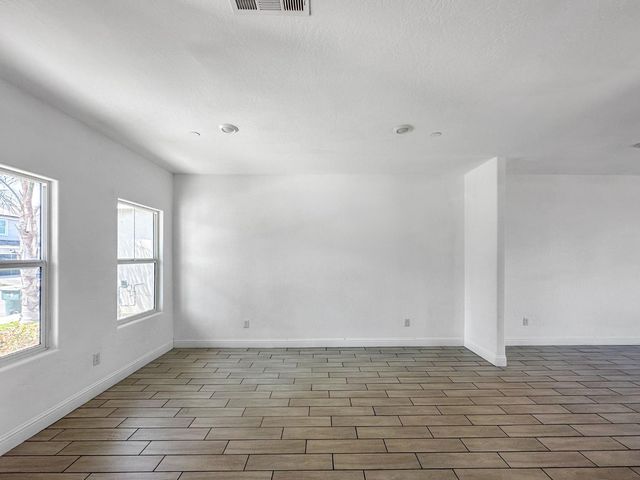 7124 W Poe Avenue, Fresno, CA 93723