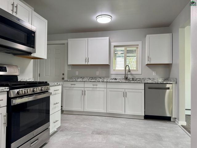 758 17TH AVENUE, Fairbanks, AK 99701