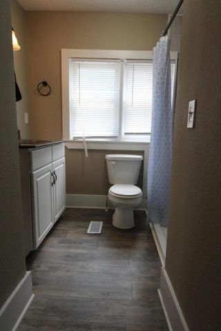 2707 College Avenue, Des Moines, IA 50311