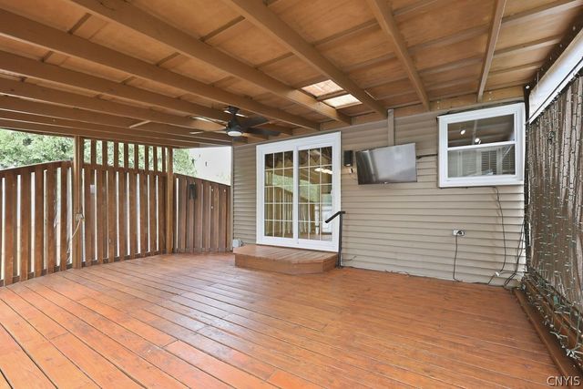 4228 Hunting Creek Drive, Clay, NY 13041