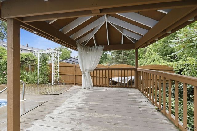 4228 Hunting Creek Drive, Clay, NY 13041