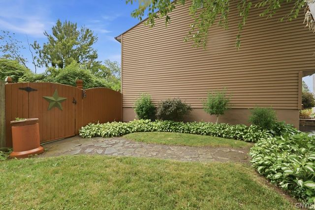 4228 Hunting Creek Drive, Clay, NY 13041