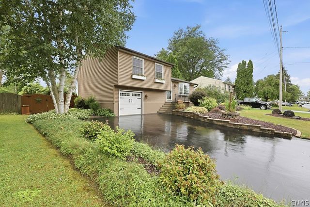 4228 Hunting Creek Drive, Clay, NY 13041