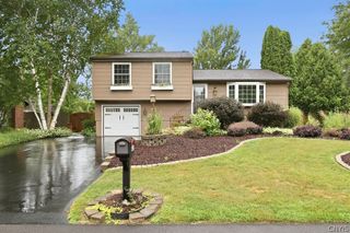 4228 Hunting Creek Drive, Clay, NY 13041