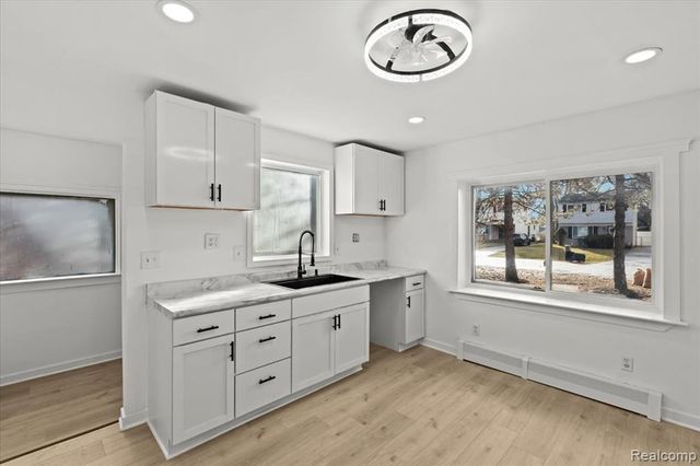 20960 Westhampton Avenue, Southfield, MI 48075