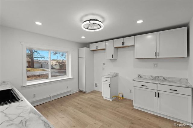 20960 Westhampton Avenue, Southfield, MI 48075