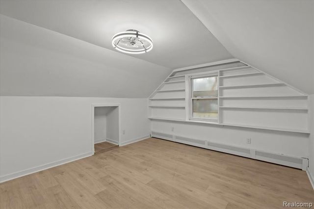 20960 Westhampton Avenue, Southfield, MI 48075