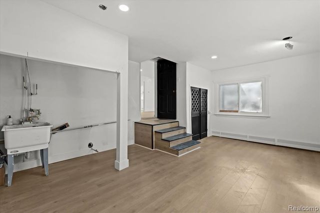 20960 Westhampton Avenue, Southfield, MI 48075