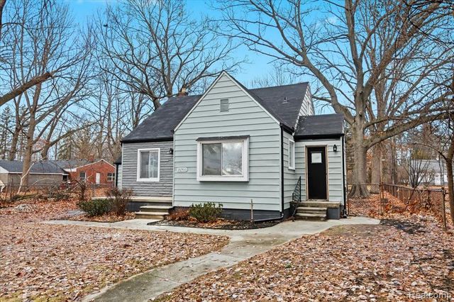 20960 Westhampton Avenue, Southfield, MI 48075