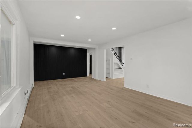 20960 Westhampton Avenue, Southfield, MI 48075