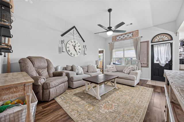 902 Marigold Road, Baytown, TX 77521