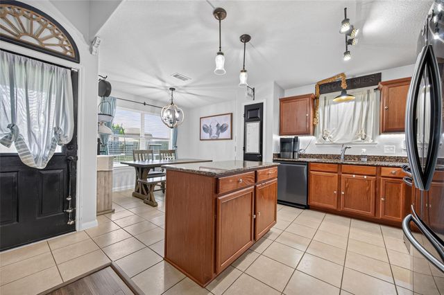 902 Marigold Road, Baytown, TX 77521