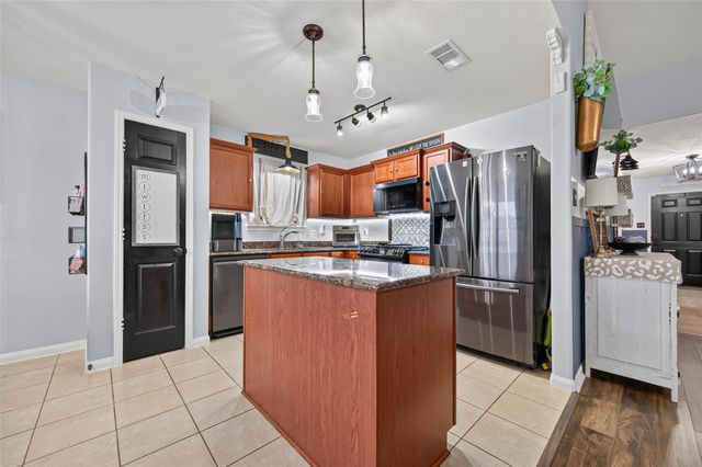 902 Marigold Road, Baytown, TX 77521