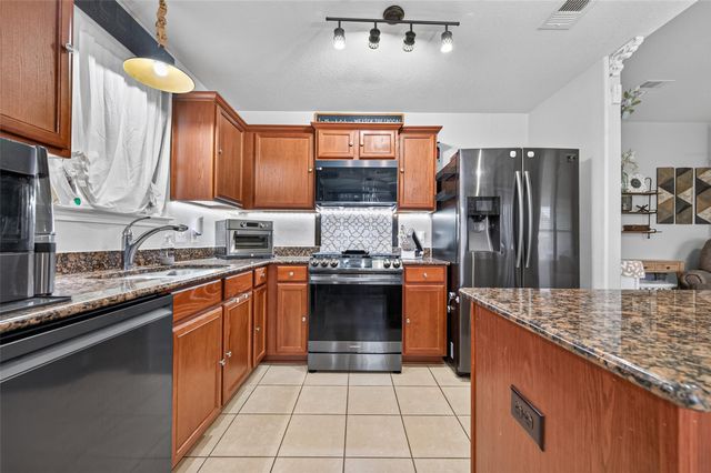 902 Marigold Road, Baytown, TX 77521