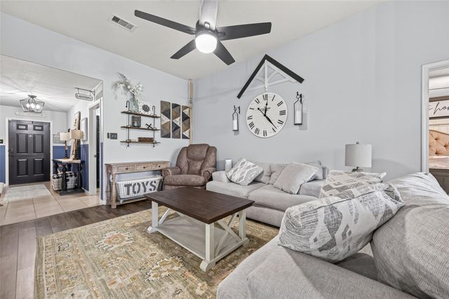 902 Marigold Road, Baytown, TX 77521