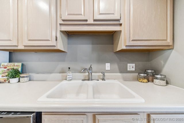 410 W 7th Street 523, Tulsa, OK 74119