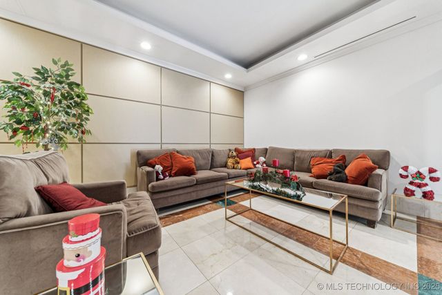 410 W 7th Street 523, Tulsa, OK 74119