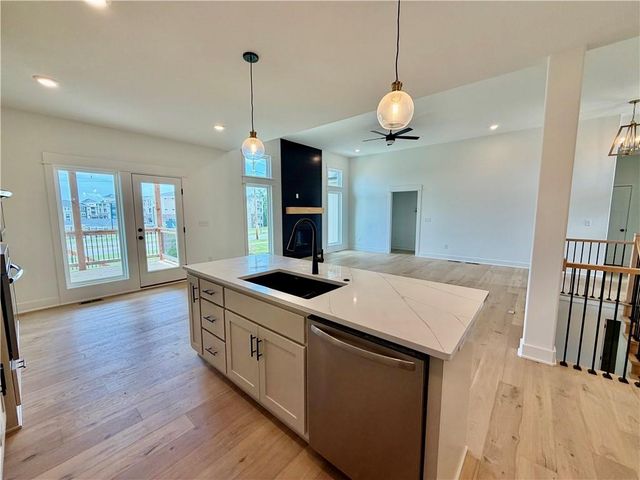 512 Skyview Lane, Liberty, MO 64068