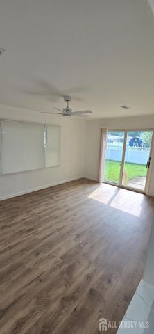 20 Borghaus Road, Helmetta, NJ 08828