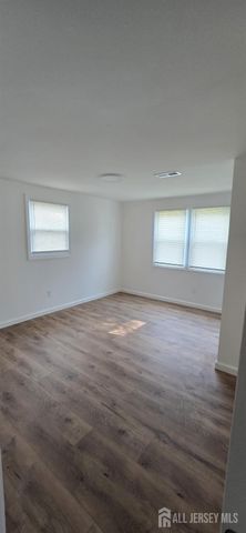 20 Borghaus Road, Helmetta, NJ 08828