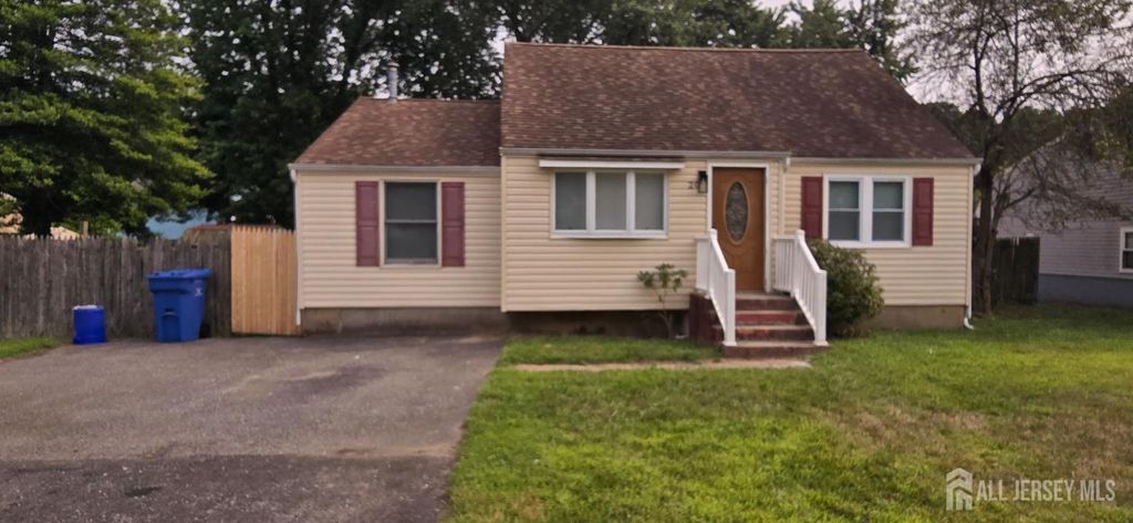 20 Borghaus Road, Helmetta, NJ 08828