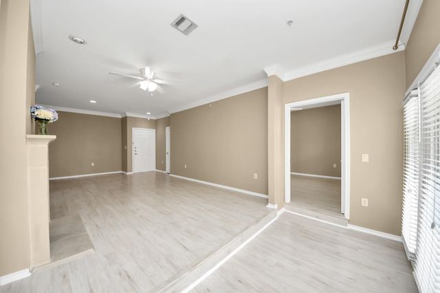 2400 Mccue Road 333, Houston, TX 77056