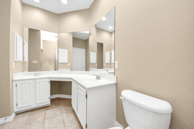 2400 Mccue Road 333, Houston, TX 77056
