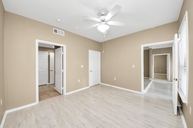 2400 Mccue Road 333, Houston, TX 77056