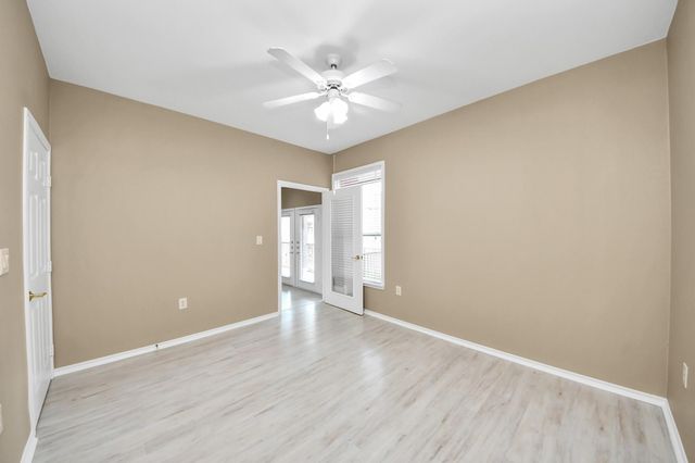 2400 Mccue Road 333, Houston, TX 77056