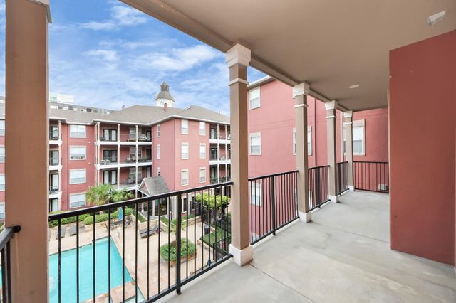 2400 Mccue Road 333, Houston, TX 77056