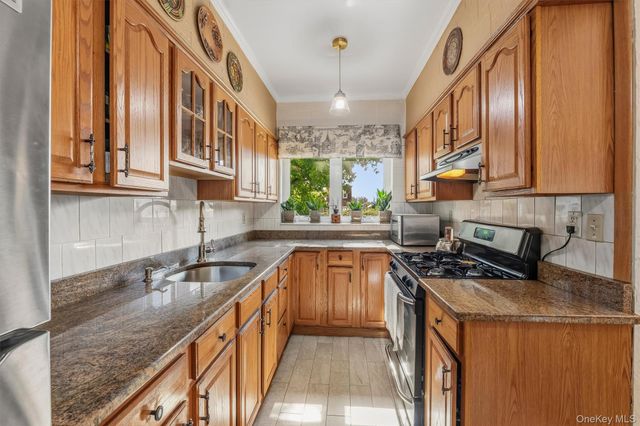 1114 Mace Avenue, Bronx, NY 10469