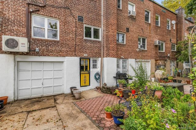 1114 Mace Avenue, Bronx, NY 10469