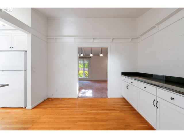 4321 WOODSIDE Cir, Lake Oswego, OR 97035