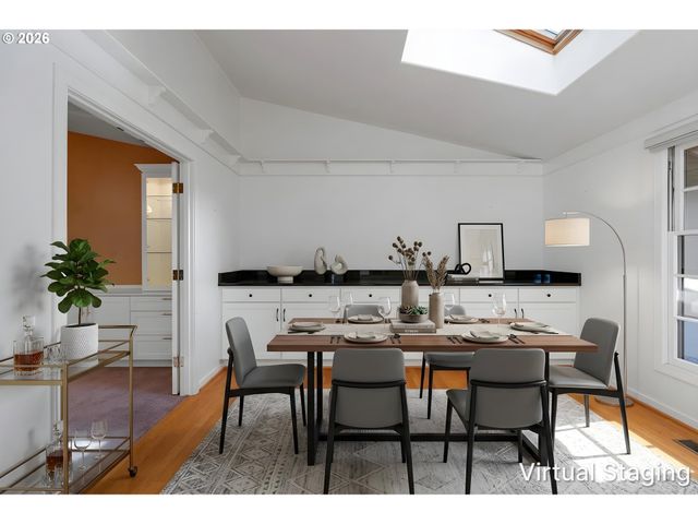 4321 WOODSIDE Cir, Lake Oswego, OR 97035