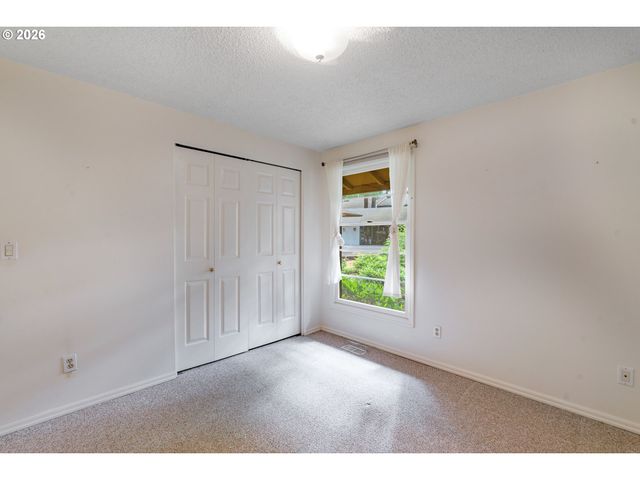 4321 WOODSIDE Cir, Lake Oswego, OR 97035