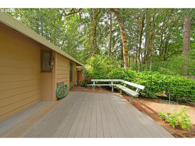 4321 WOODSIDE Cir, Lake Oswego, OR 97035