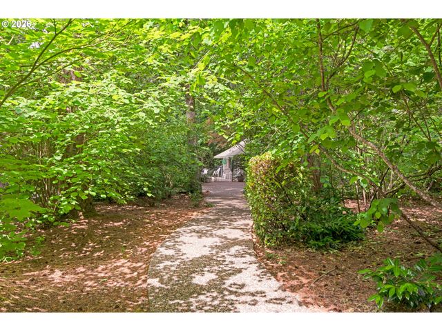 4321 WOODSIDE Cir, Lake Oswego, OR 97035