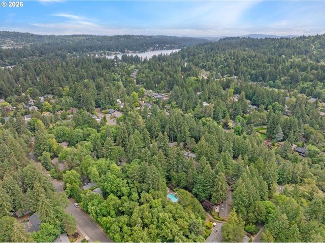 4321 WOODSIDE Cir, Lake Oswego, OR 97035