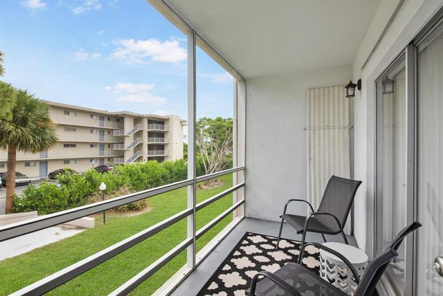 2581 N Garden Drive 206, Lake Worth, FL 33461