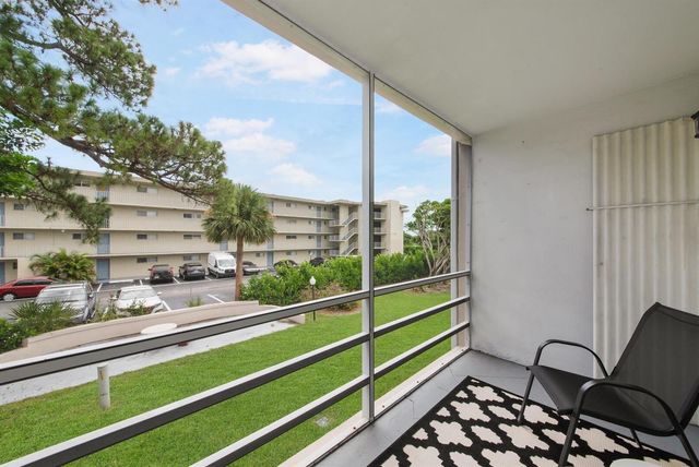 2581 N Garden Drive 206, Lake Worth, FL 33461