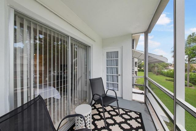 2581 N Garden Drive 206, Lake Worth, FL 33461