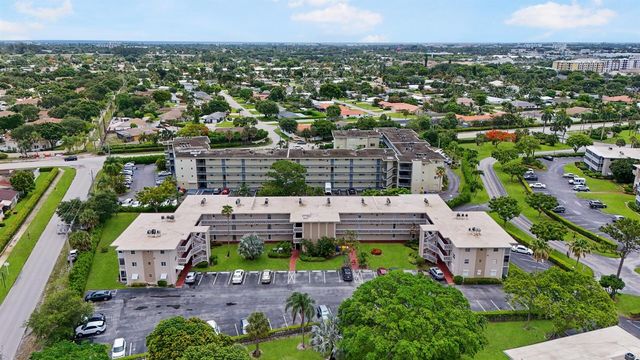 2581 N Garden Drive 206, Lake Worth, FL 33461