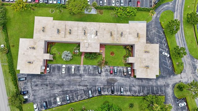 2581 N Garden Drive 206, Lake Worth, FL 33461