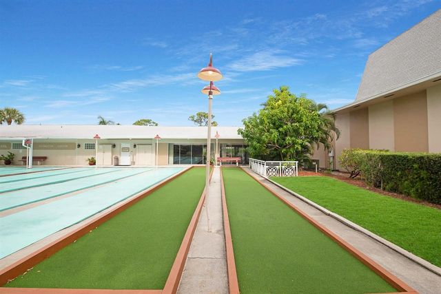 2581 N Garden Drive 206, Lake Worth, FL 33461