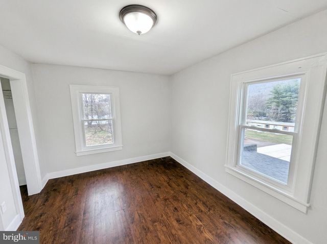 737 POTTSVILLE ST, Lykens, PA 17048