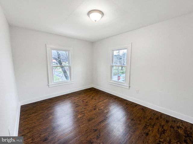 737 POTTSVILLE ST, Lykens, PA 17048