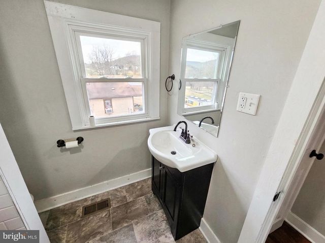 737 POTTSVILLE ST, Lykens, PA 17048