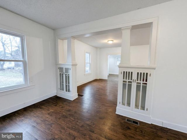 737 POTTSVILLE ST, Lykens, PA 17048