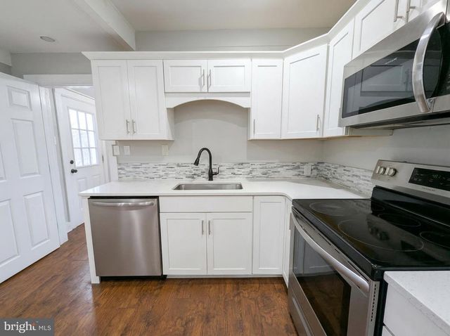 737 POTTSVILLE ST, Lykens, PA 17048