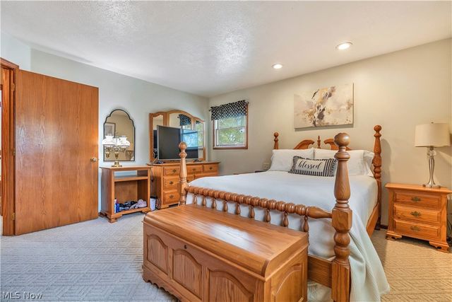 10548 Briar Hill Drive, Kirtland, OH 44094